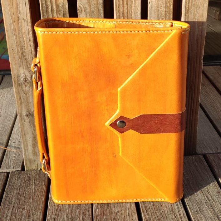 Création cuir artisanal - ACCESSOIRES : ACTES