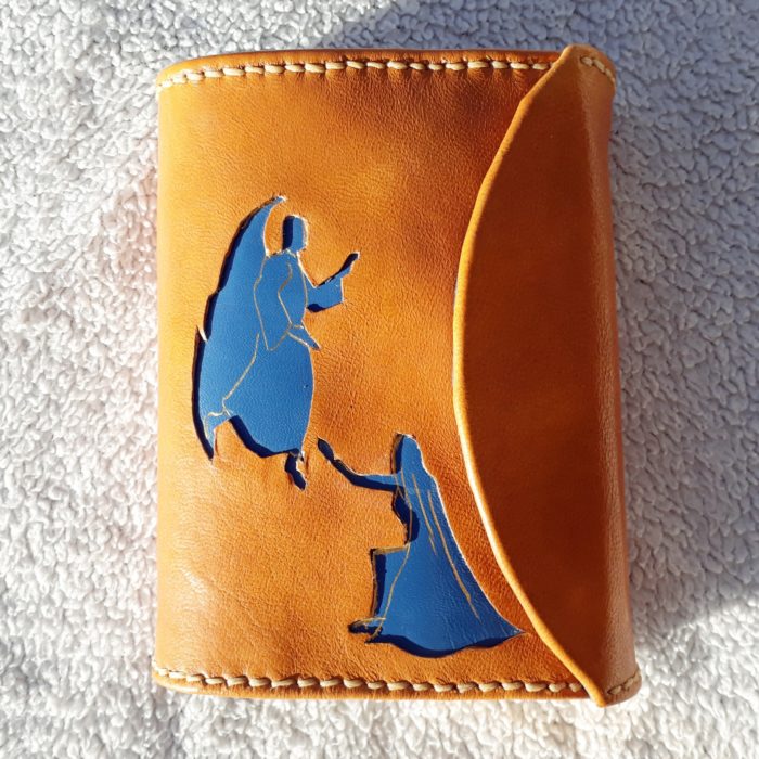 Création cuir artisanal - COUVRE-LIVRE : ANNONCE