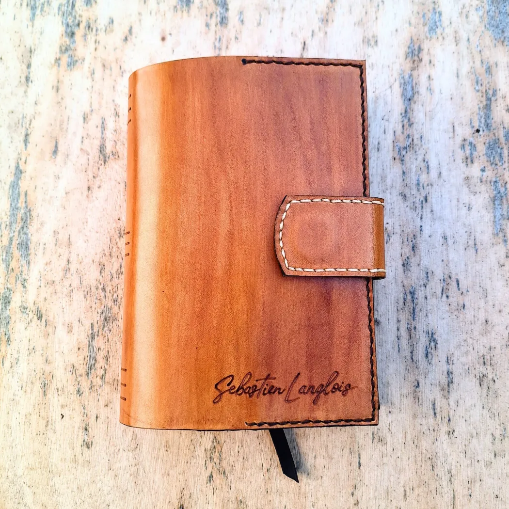 Création cuir artisanal - COUVRE-LIVRE : HARMONIE