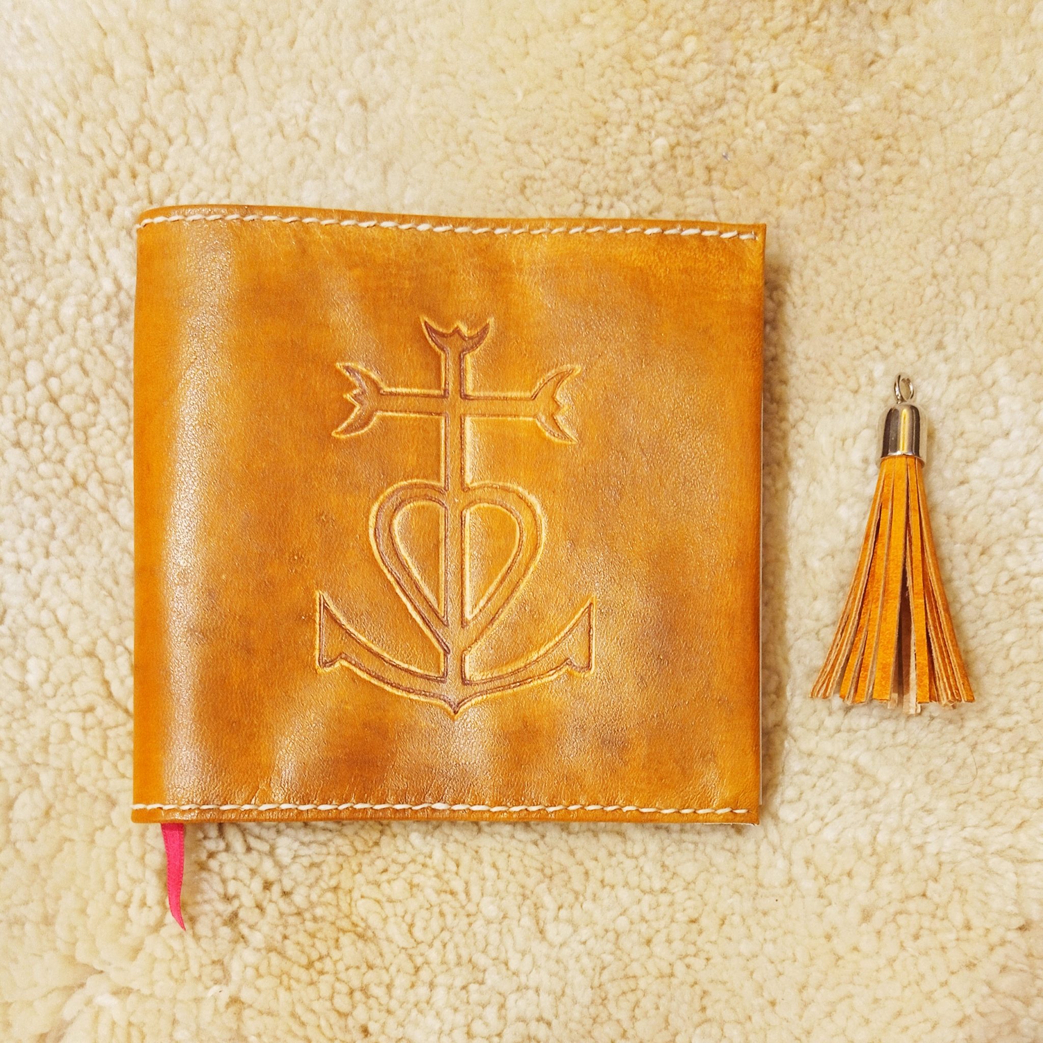 Création cuir artisanal - COUVRE-LIVRE : ST MALO