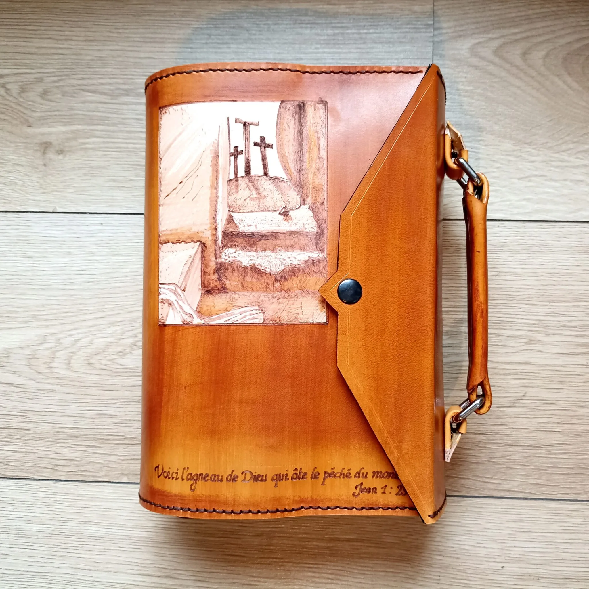 Création cuir artisanal - COUVRE-LIVRE : VIE